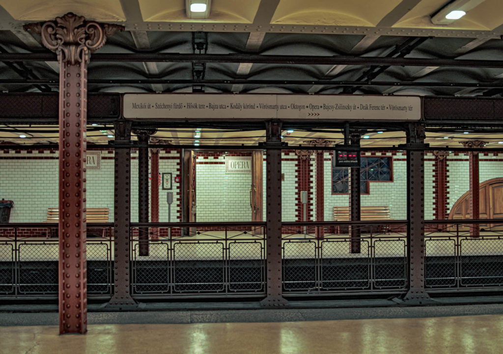 Foto der U-Bahn-Station Opera in Budapest
