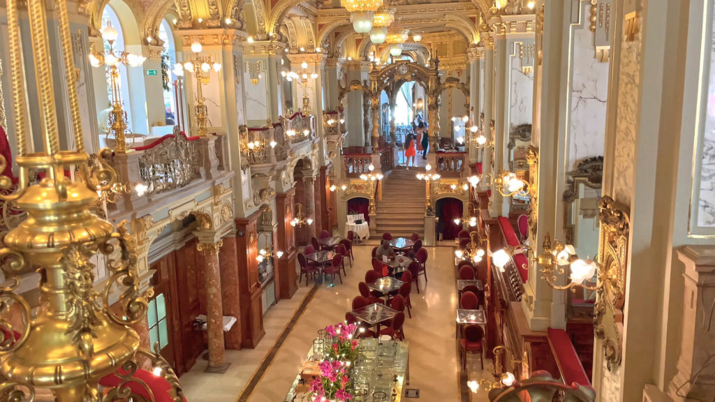 photo showing the wonderful interior of New York Cafe in Budapest