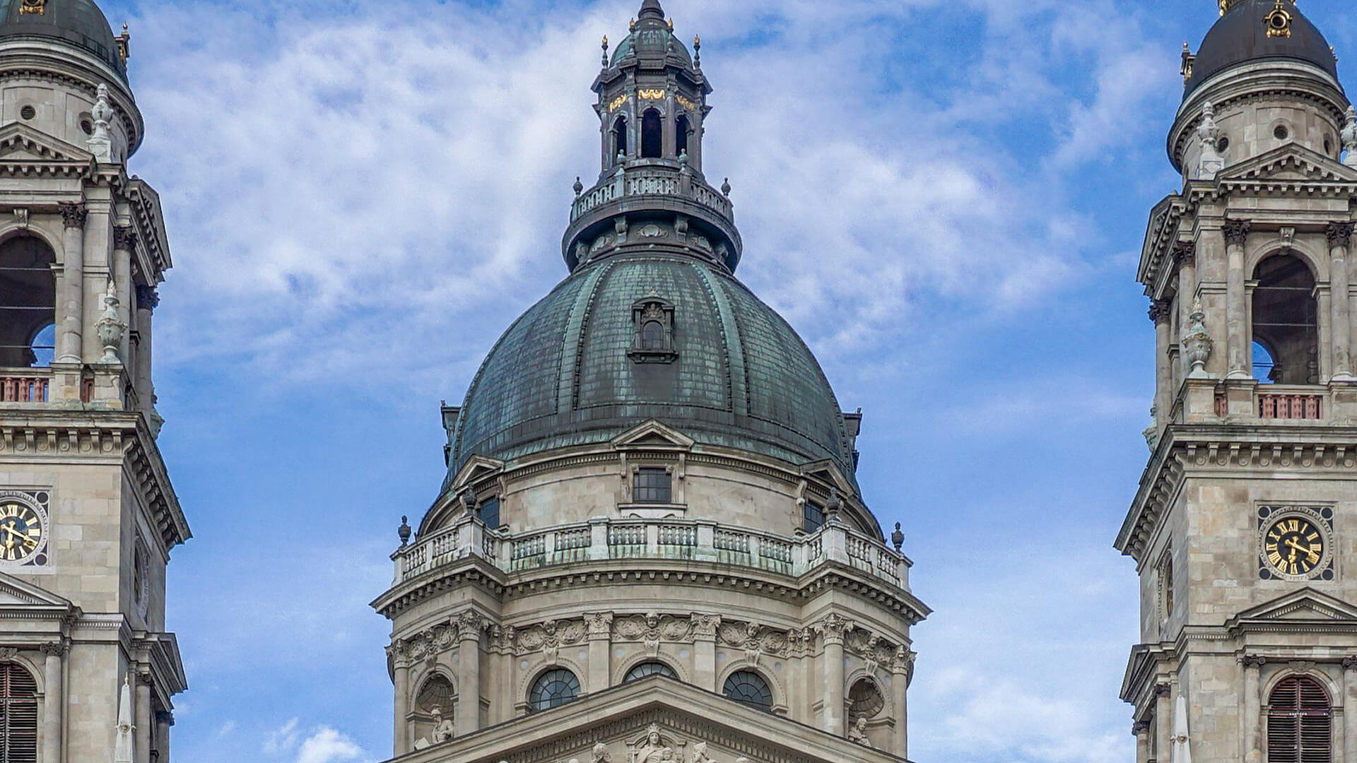 Zoomed-picture of St. Stephen's Basilica dome